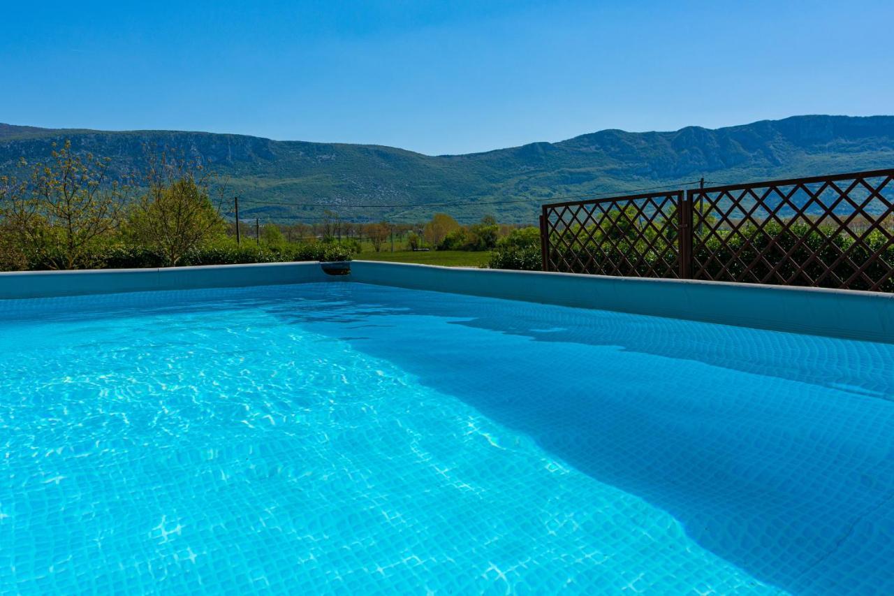Family Friendly Apartments With A Swimming Pool Cepic, Central Istria - Sredisnja Istra - 11636 Zatka Cepic 외부 사진