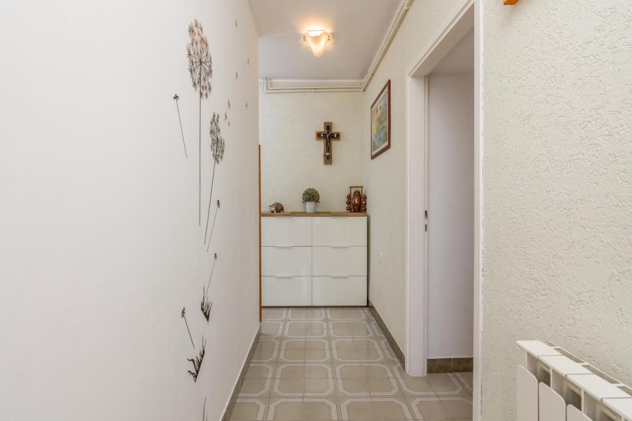 Family Friendly Apartments With A Swimming Pool Cepic, Central Istria - Sredisnja Istra - 11636 Zatka Cepic 외부 사진