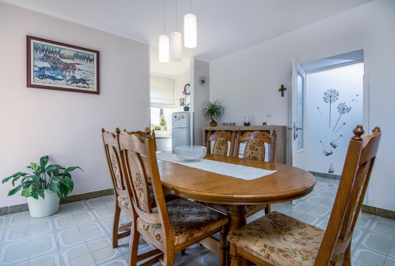 Family Friendly Apartments With A Swimming Pool Cepic, Central Istria - Sredisnja Istra - 11636 Zatka Cepic 외부 사진