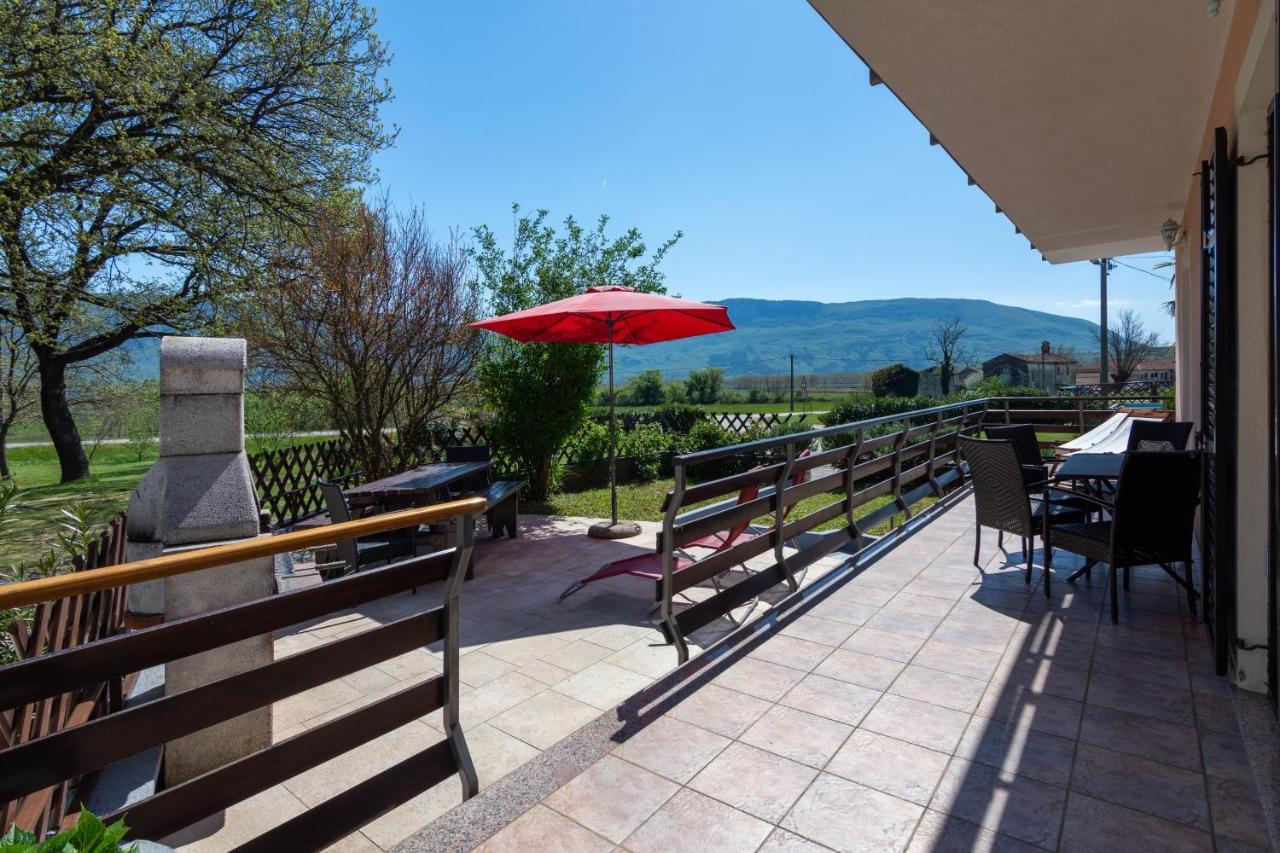 Family Friendly Apartments With A Swimming Pool Cepic, Central Istria - Sredisnja Istra - 11636 Zatka Cepic 외부 사진